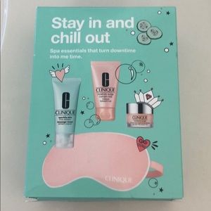 Clinique Stay in and chill out set